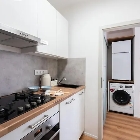 Cozy Vinohradska Near The Center Appartement Prague